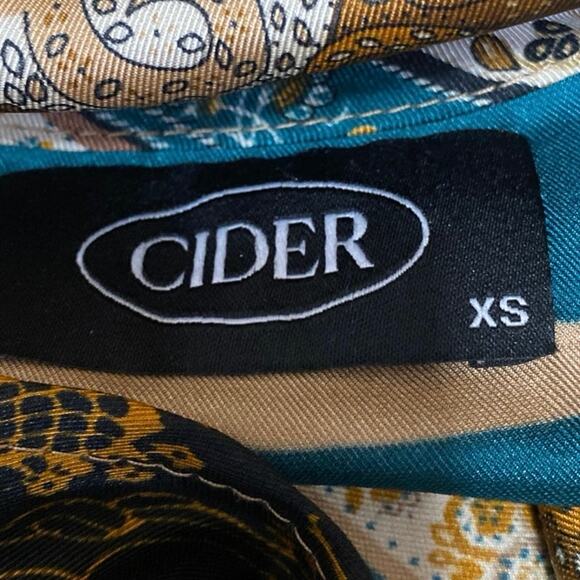 Cider Multicolor Geometric Floral Long Flared Bell Sleeves Crop Blouse Top Sz XS - Picture 4 of 5